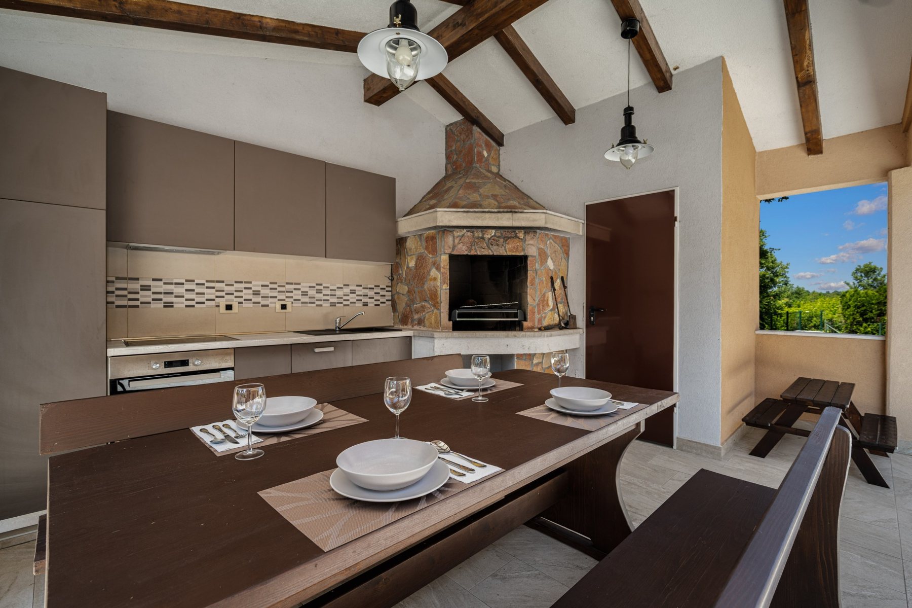 Outdoor kitchen